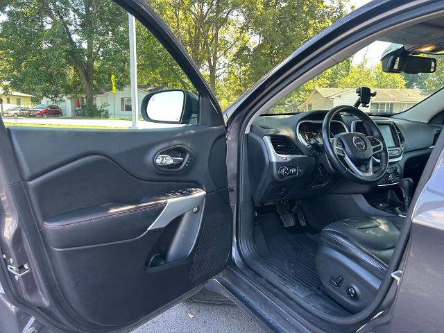 Used 2018 Jeep Cherokee Trailhawk w/ Quick Order Package 27L AWD/4WD image 10