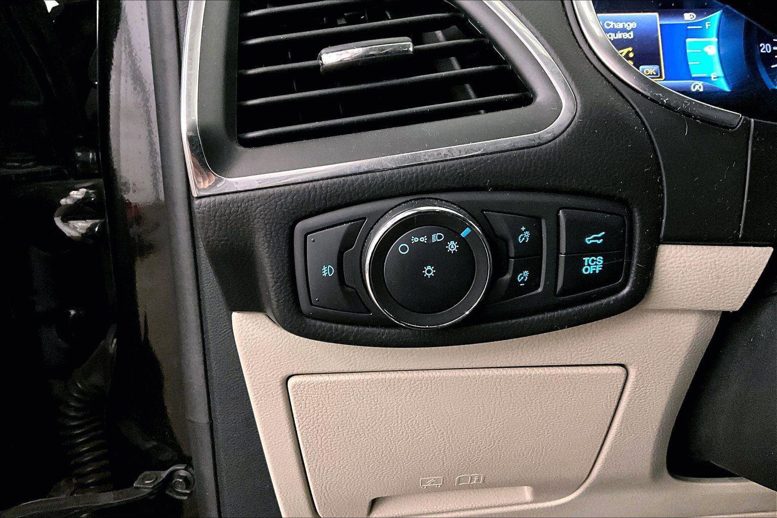 Certified 2021 Ford Edge Titanium image 30