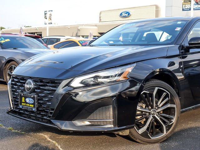 Used 2023 Nissan Altima 2.5 SR AWD/4WD image 2