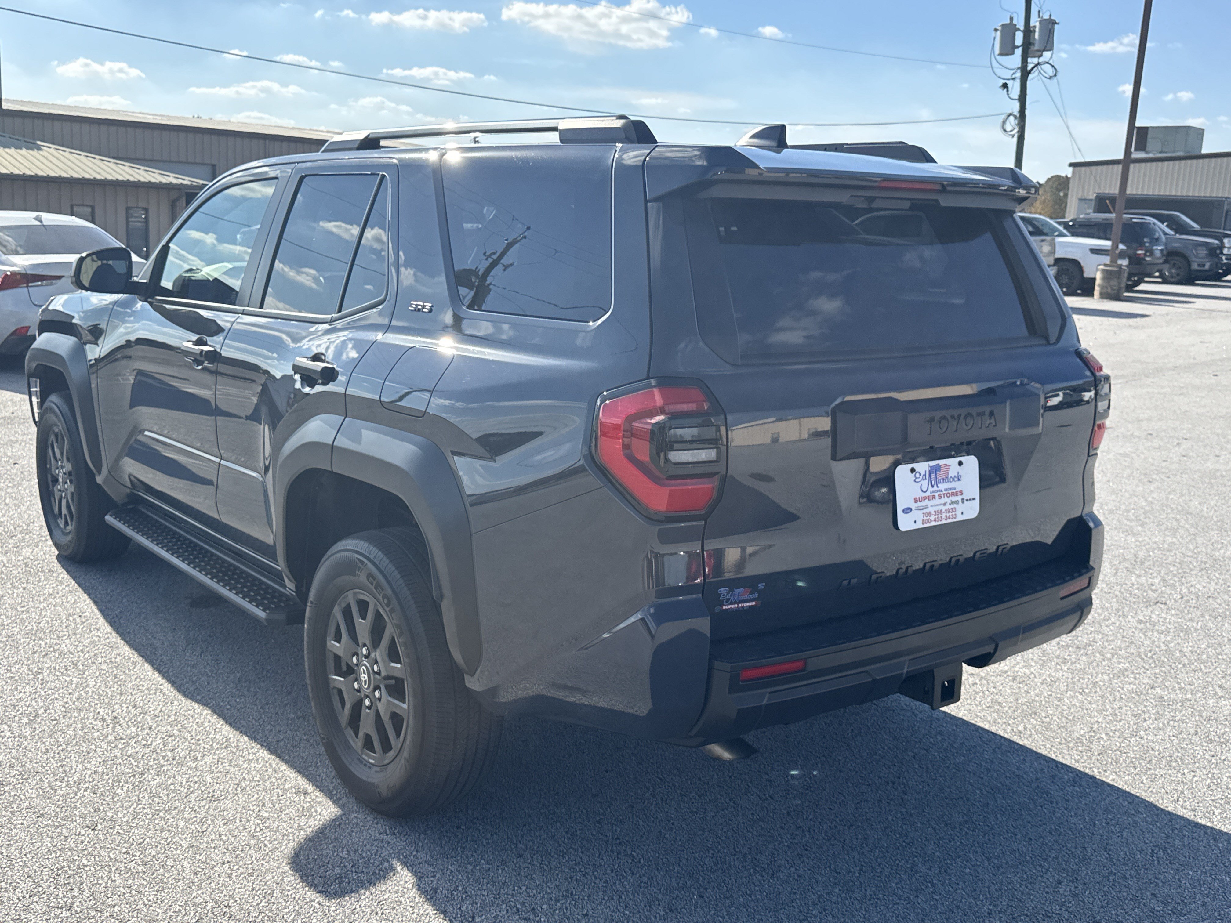 Used 2025 Toyota 4Runner SR5 AWD/4WD image 7