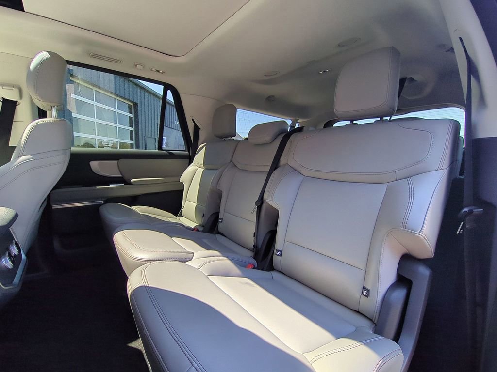 Certified 2025 Ford Expedition Max Active image 27