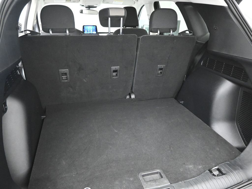 Certified 2022 Ford Escape SE w/ SE Sport Appearance Package image 38