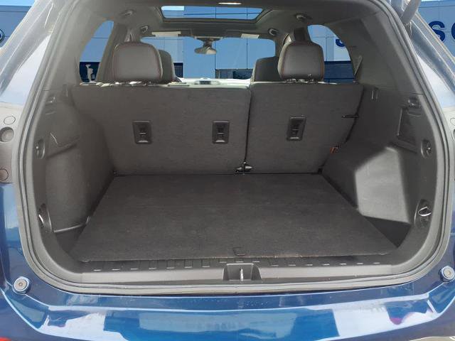 Used 2023 Chevrolet Equinox RS w/ RS Leather Package FWD image 16