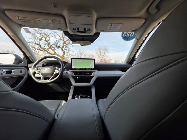 Certified 2025 Ford Explorer Active w/ Active Comfort Package image 38