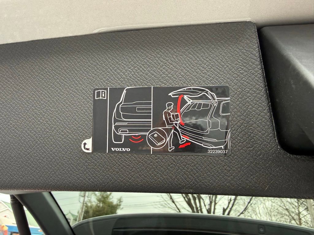 Used 2023 Volvo XC90 B6 Plus image 34