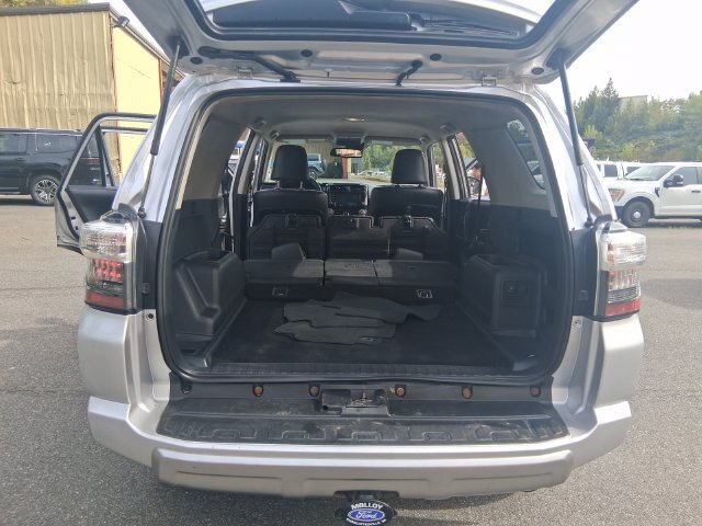 Used 2021 Toyota 4Runner TRD Off-Road Premium AWD/4WD image 24