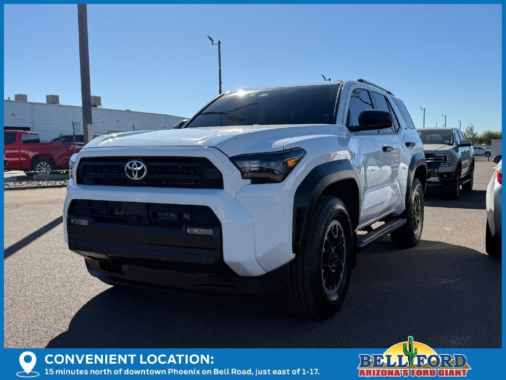 Used 2025 Toyota 4Runner SR5 AWD/4WD image 2