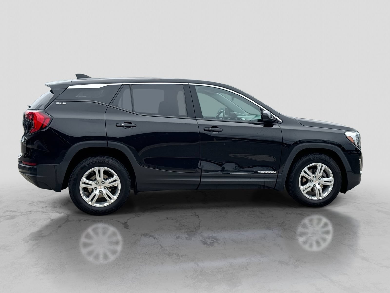 Used 2020 GMC Terrain SLE FWD image 9