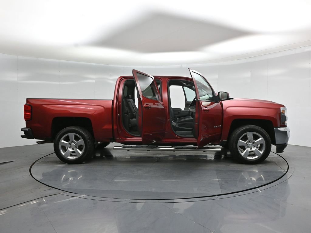 Used 2018 Chevrolet Silverado 1500 LT w/ All Star Edition image 35