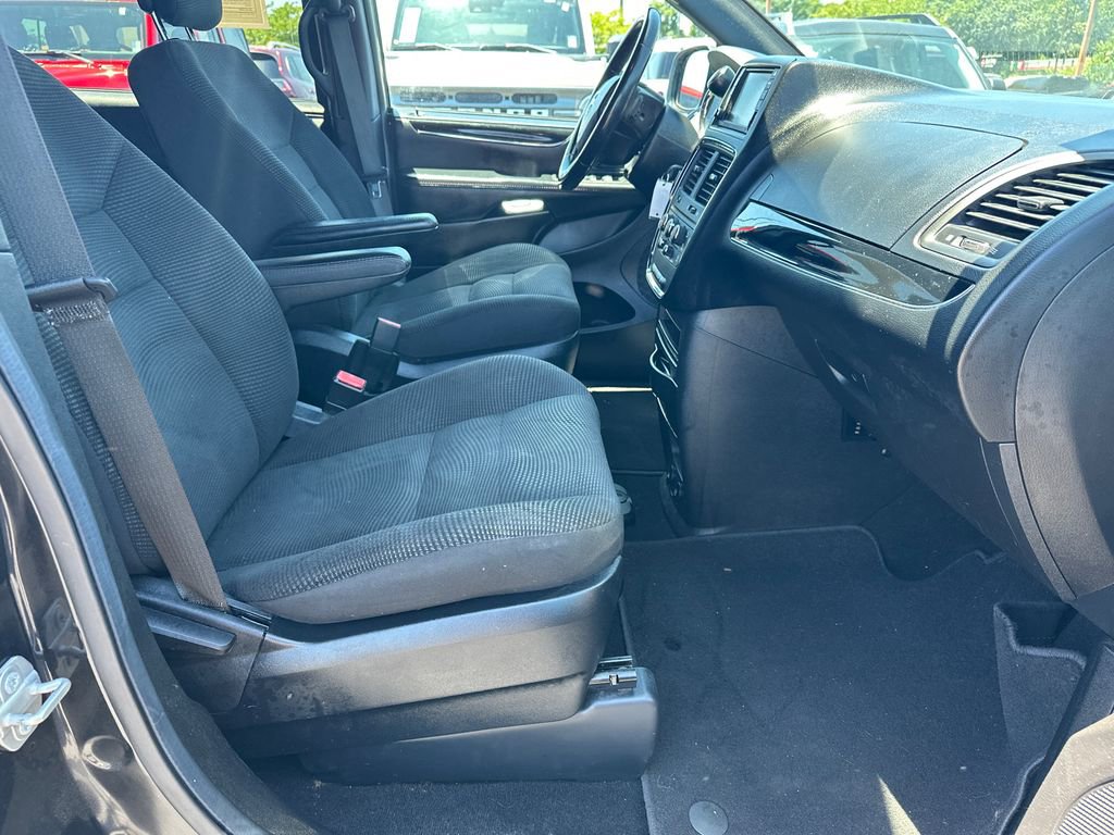 Used 2020 Dodge Grand Caravan SE FWD image 13