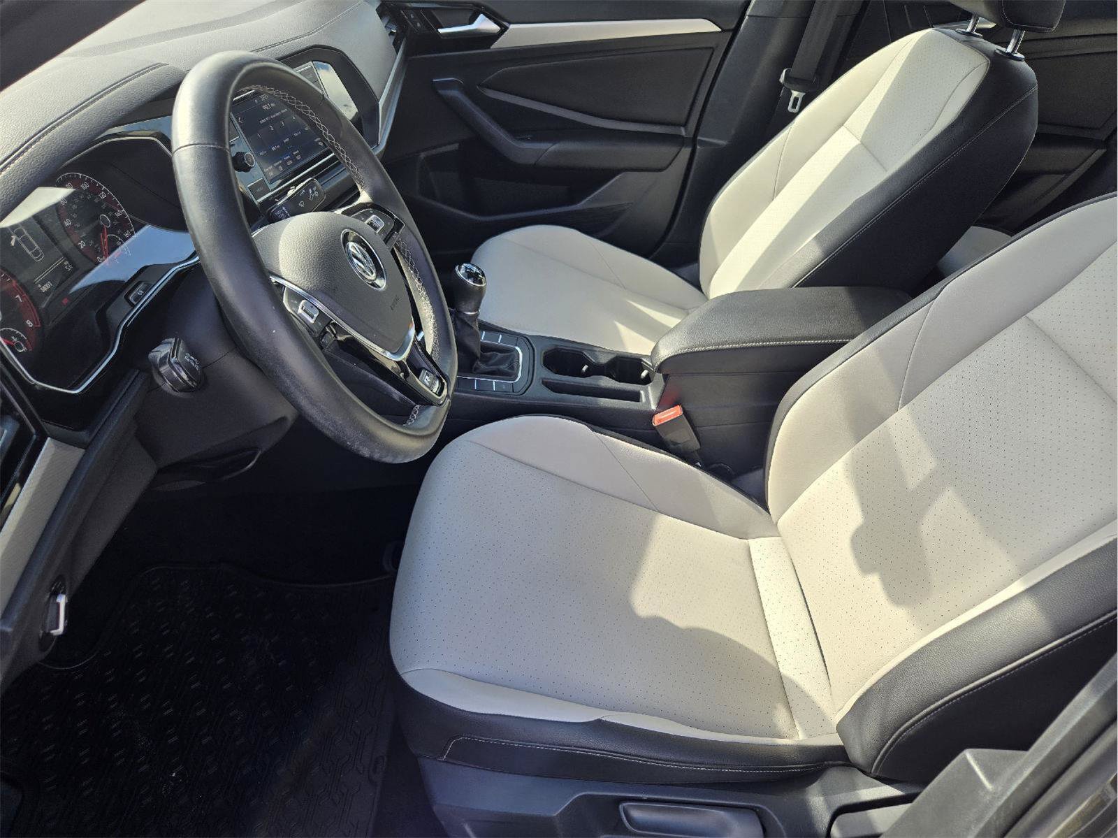 Used 2021 Volkswagen Jetta R-Line FWD image 11