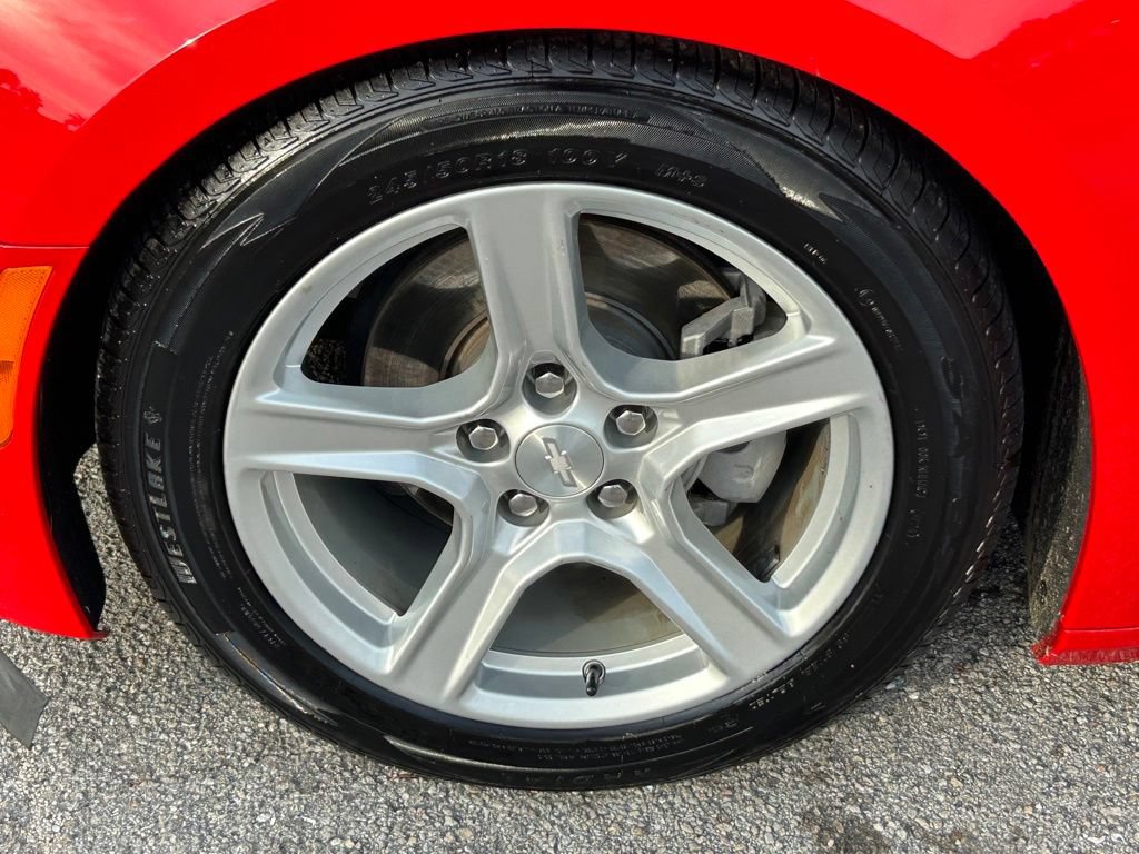 Used 2022 Chevrolet Camaro LT RWD image 20