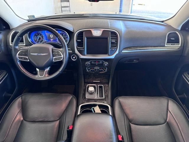 Used 2019 Chrysler 300 Limited RWD image 13