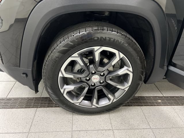 Used 2025 GMC Terrain Elevation w/ Elevation Premium Package AWD/4WD image 10