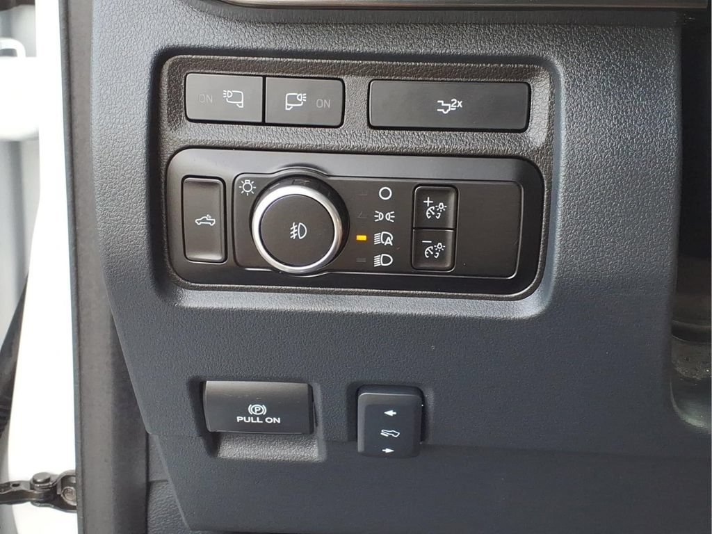 Certified 2024 Ford F350 Lariat w/ Tremor Off-Road Package AWD/4WD image 18