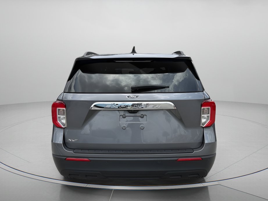 Certified 2023 Ford Explorer XLT RWD image 4