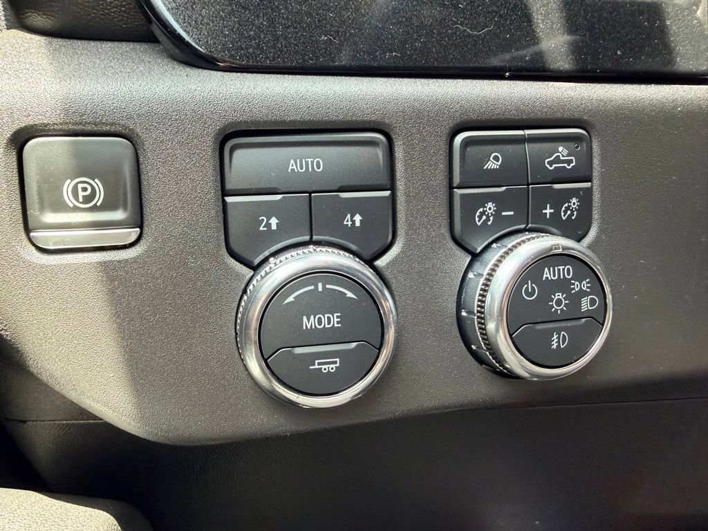 Used 2025 GMC Sierra 1500 SLT AWD/4WD image 39