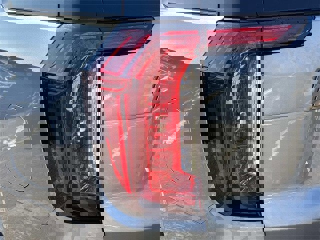 Used 2024 GMC Yukon AT4 w/ Technology Package image 11