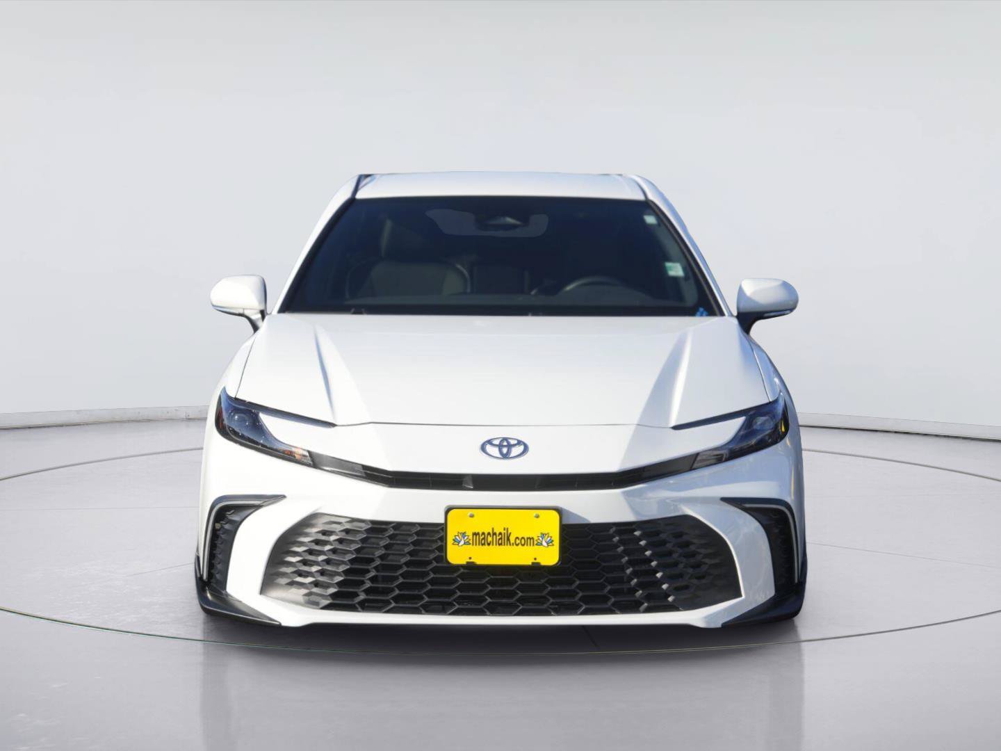 Used 2025 Toyota Camry SE w/ Convenience Package FWD image 3