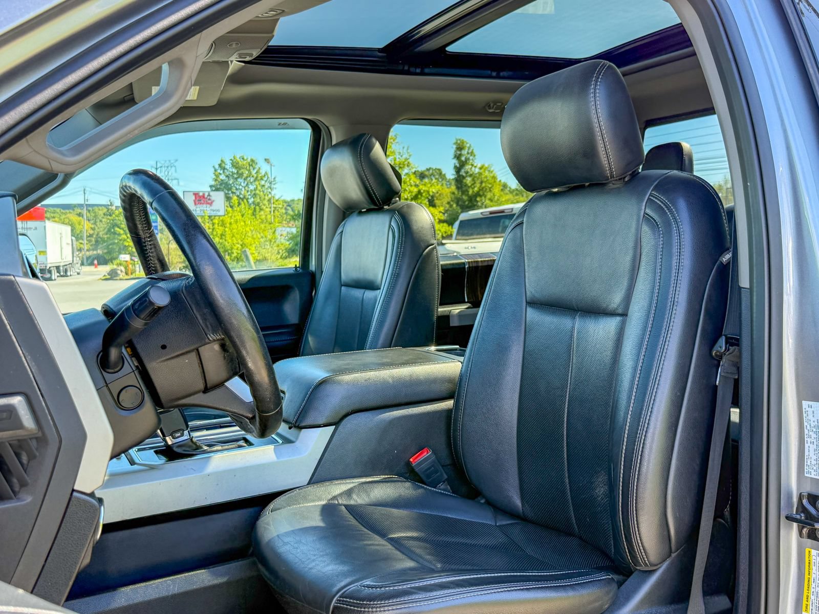 Certified 2020 Ford F150 Lariat w/ Equipment Group 502A Luxury AWD/4WD image 15