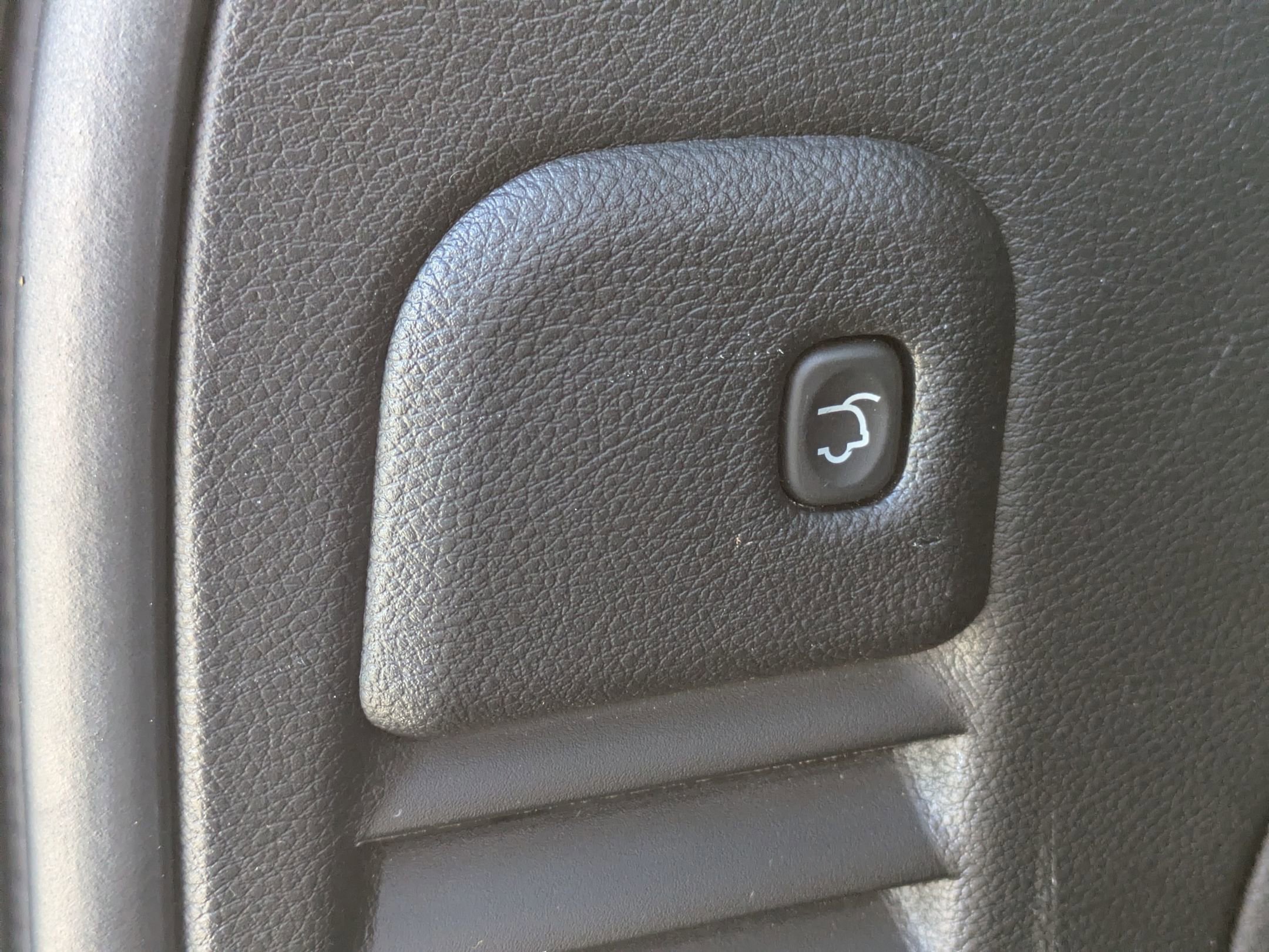 Used 2021 Jeep Grand Cherokee Laredo X image 31