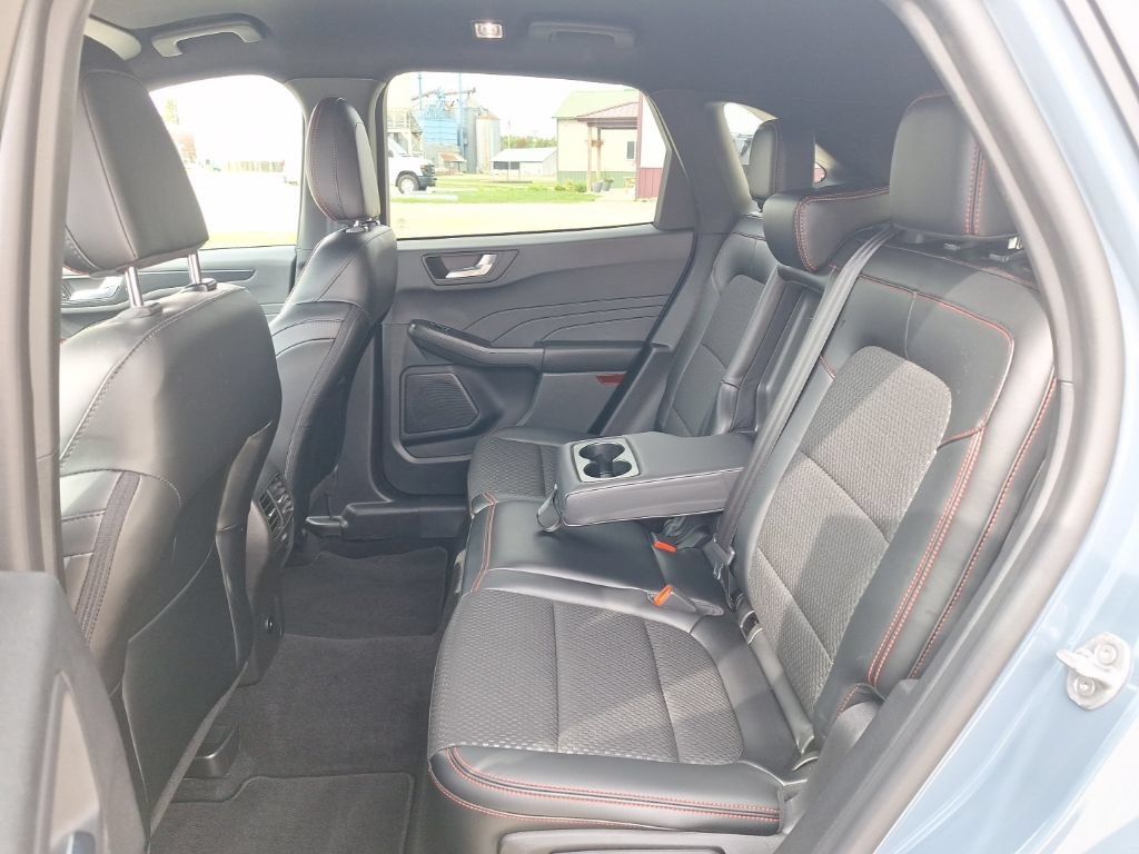 Certified 2024 Ford Escape ST-Line w/ Tech Pack #1 AWD/4WD image 15