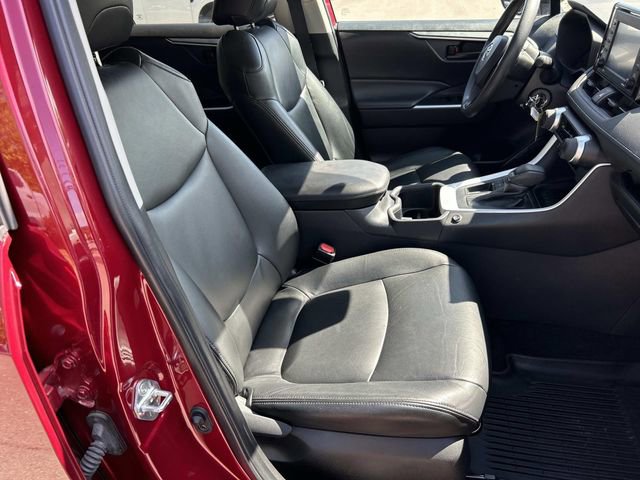 Used 2022 Toyota RAV4 LE FWD image 28