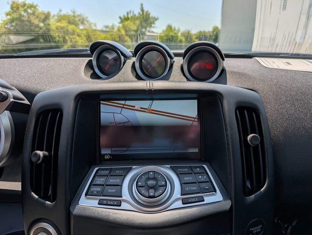 Used 2019 Nissan 370Z Touring RWD image 11