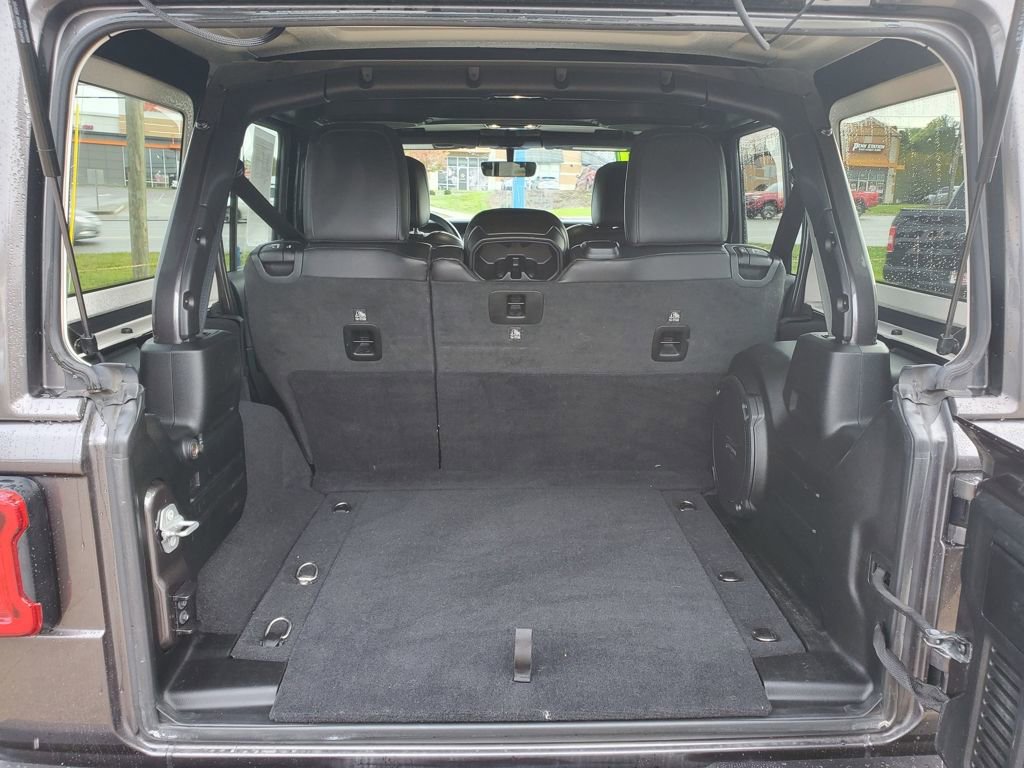 Used 2021 Jeep Wrangler Unlimited Sahara image 6