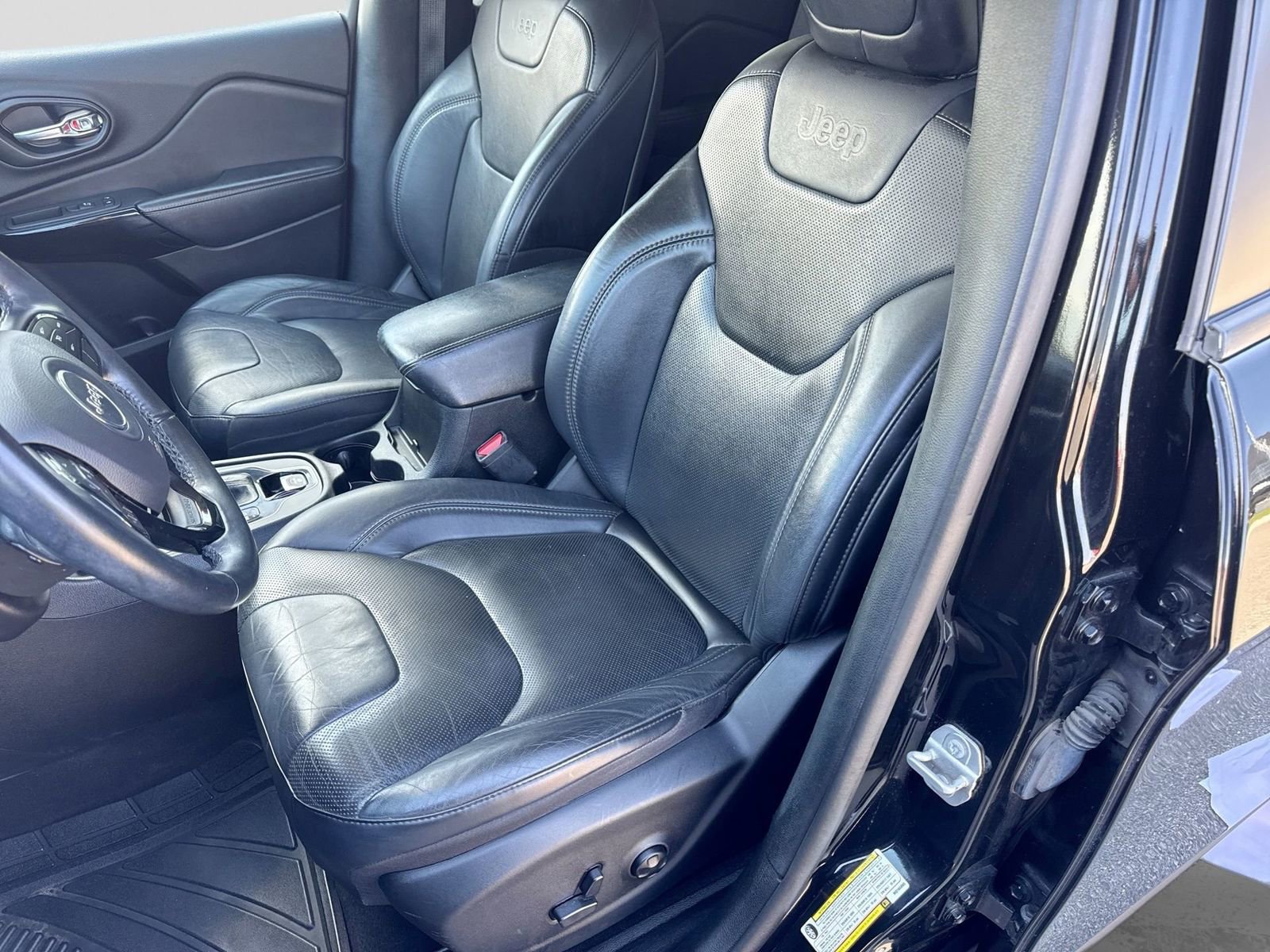 Used 2021 Jeep Cherokee Latitude Lux w/ Sun & Sound Group image 15