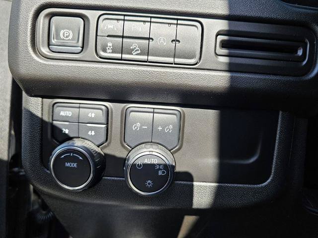 Used 2024 Chevrolet Tahoe Premier AWD/4WD image 22