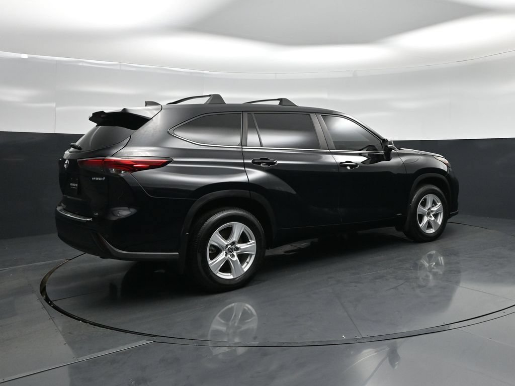 Used 2023 Toyota Highlander LE AWD/4WD image 26