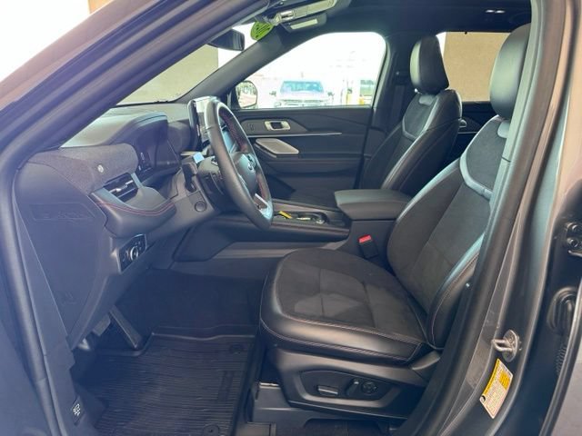Certified 2025 Ford Explorer ST AWD/4WD image 9