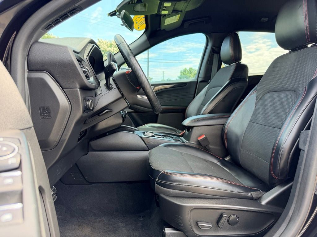 Certified 2023 Ford Escape ST-Line w/ Tech Pack #1 AWD/4WD image 23