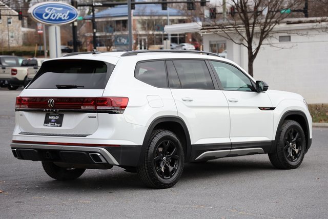 Used 2024 Volkswagen Atlas Peak Edition SEL image 4