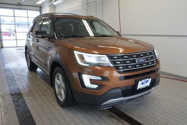 Certified 2017 Ford Explorer XLT w/ Equipment Group 202A image 16