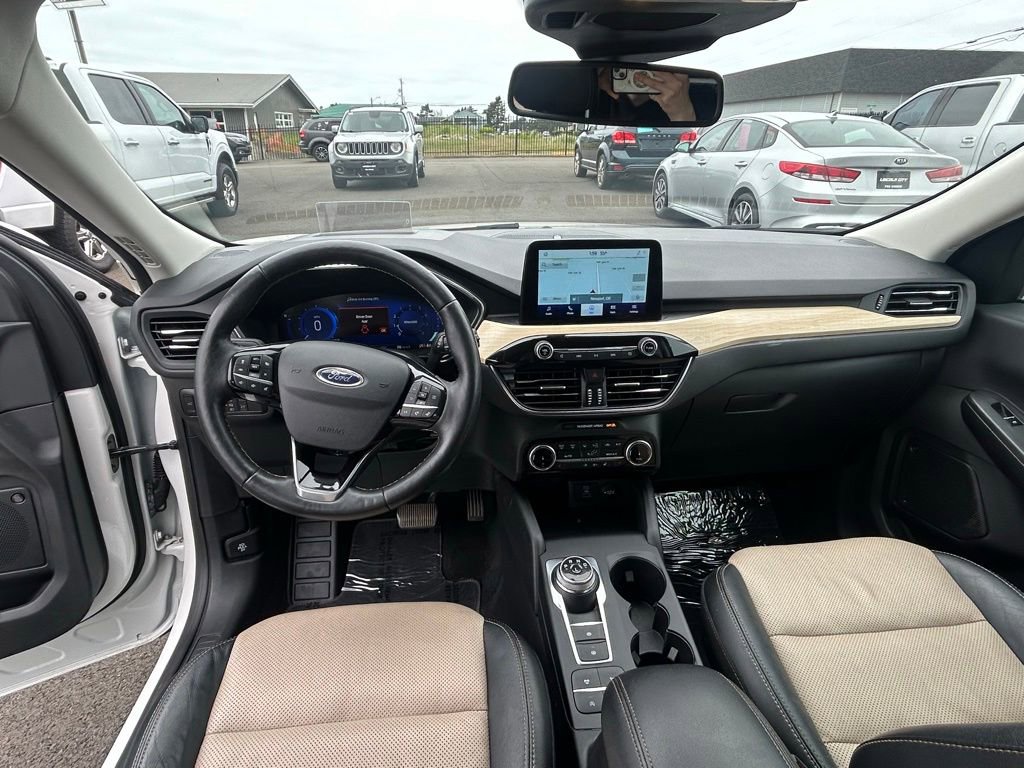 Certified 2022 Ford Escape Titanium w/ Titanium Elite Package AWD/4WD image 14