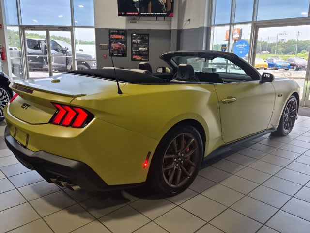 Certified 2025 Ford Mustang GT Premium RWD image 4
