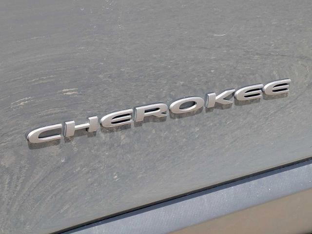 Used 2017 Jeep Cherokee Trailhawk w/ Comfort & Convenience Group AWD/4WD image 12
