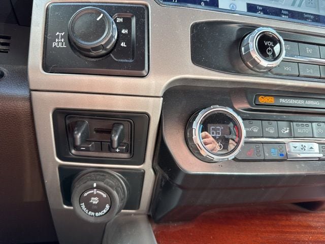 Certified 2022 Ford F350 King Ranch w/ King Ranch Ultimate Package AWD/4WD image 31