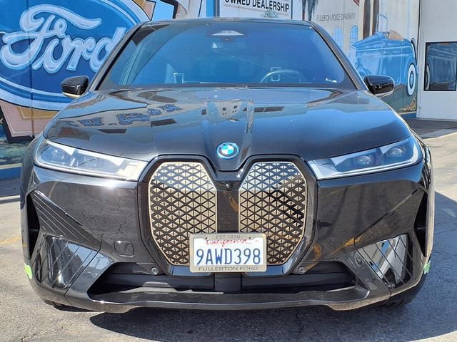 Used 2022 BMW iX xDrive50 w/ Premium Package AWD/4WD image 2