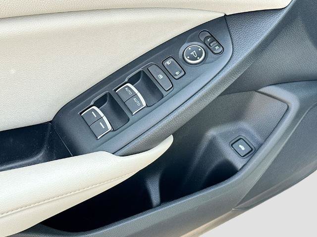 Used 2018 Honda Accord LX image 15