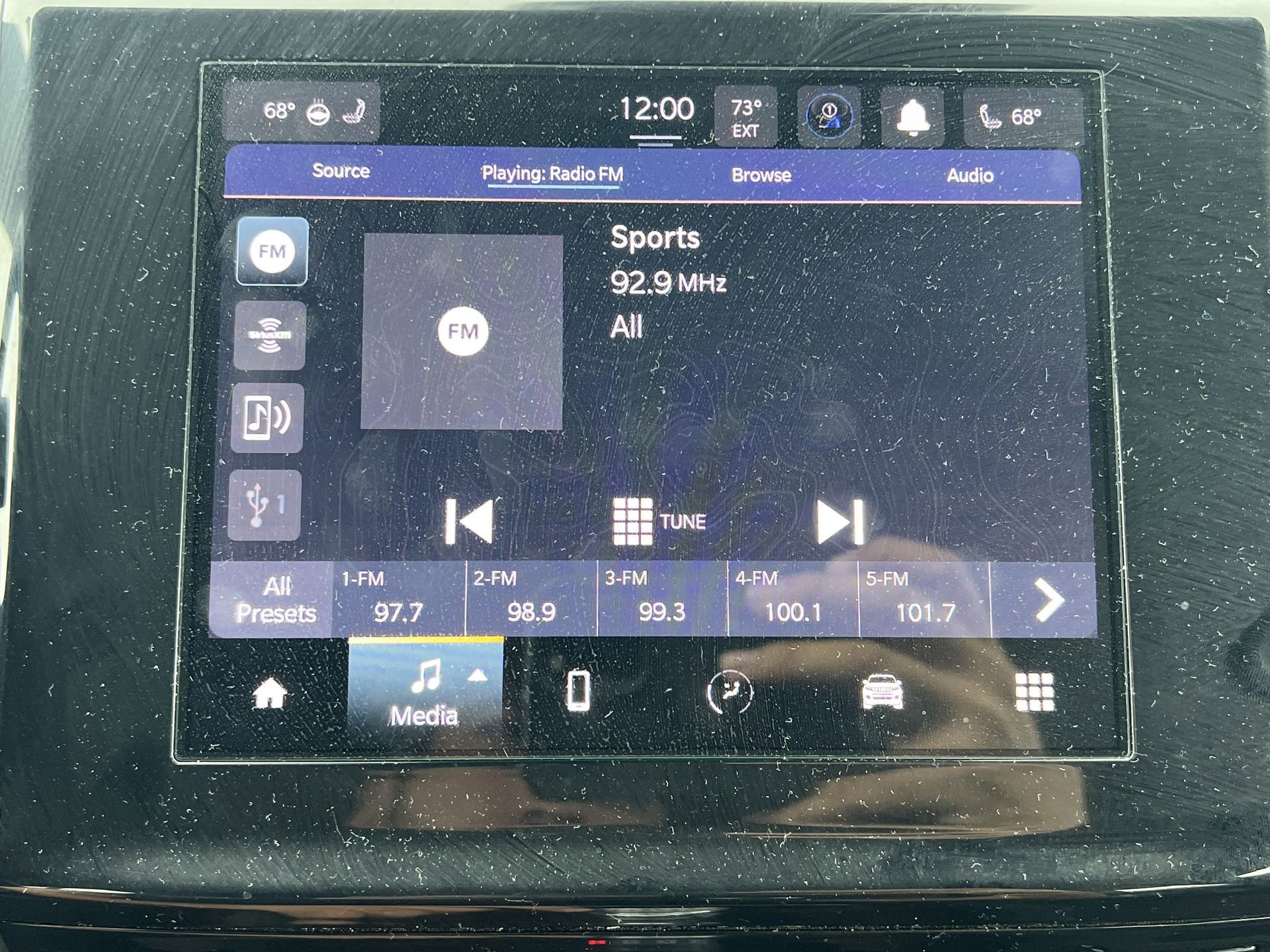 Used 2024 Jeep Grand Cherokee L Altitude image 11