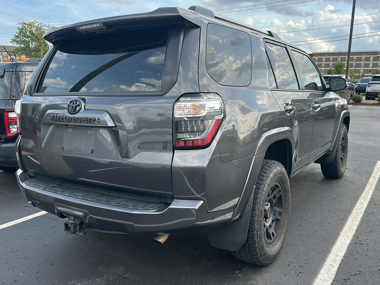 Used 2021 Toyota 4Runner SR5 AWD/4WD image 3