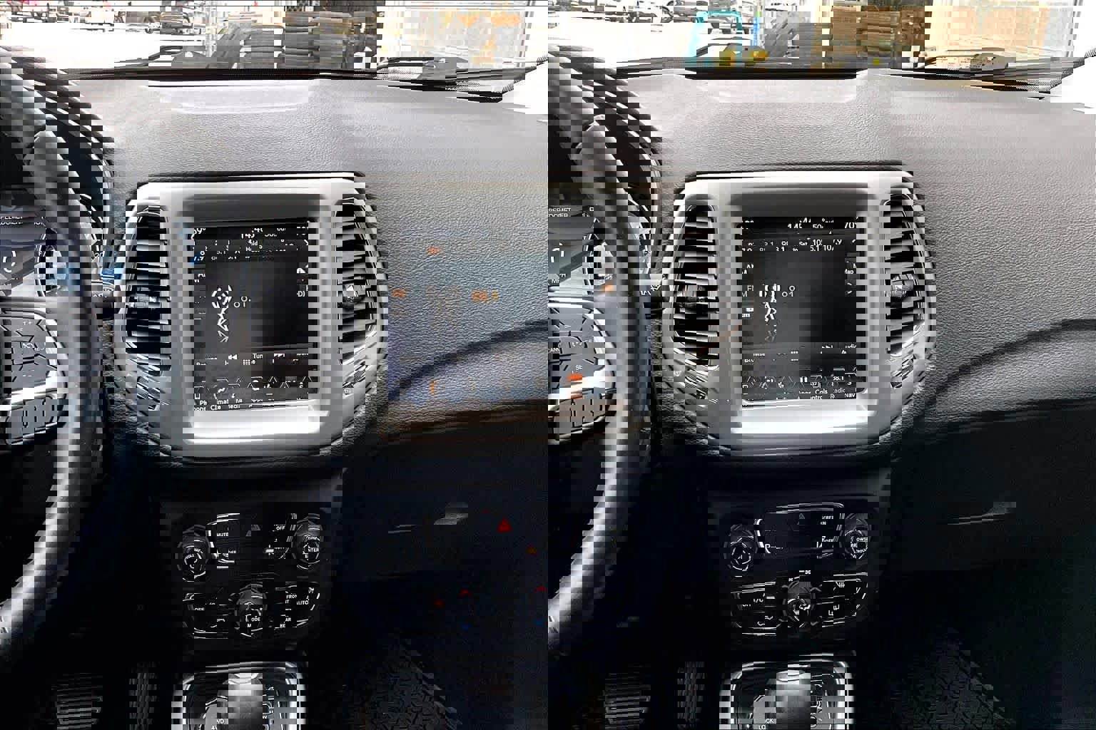 Used 2018 Jeep Compass Latitude w/ Popular Equipment Group image 11