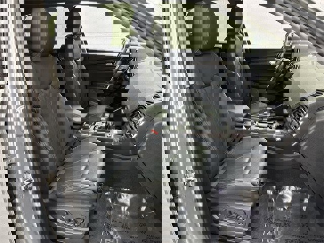 Used 2024 Audi Q5 e Premium w/ Convenience Package image 15