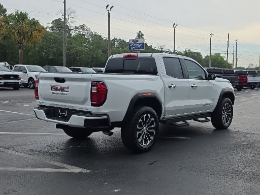 Used 2024 GMC Canyon Denali AWD/4WD image 7