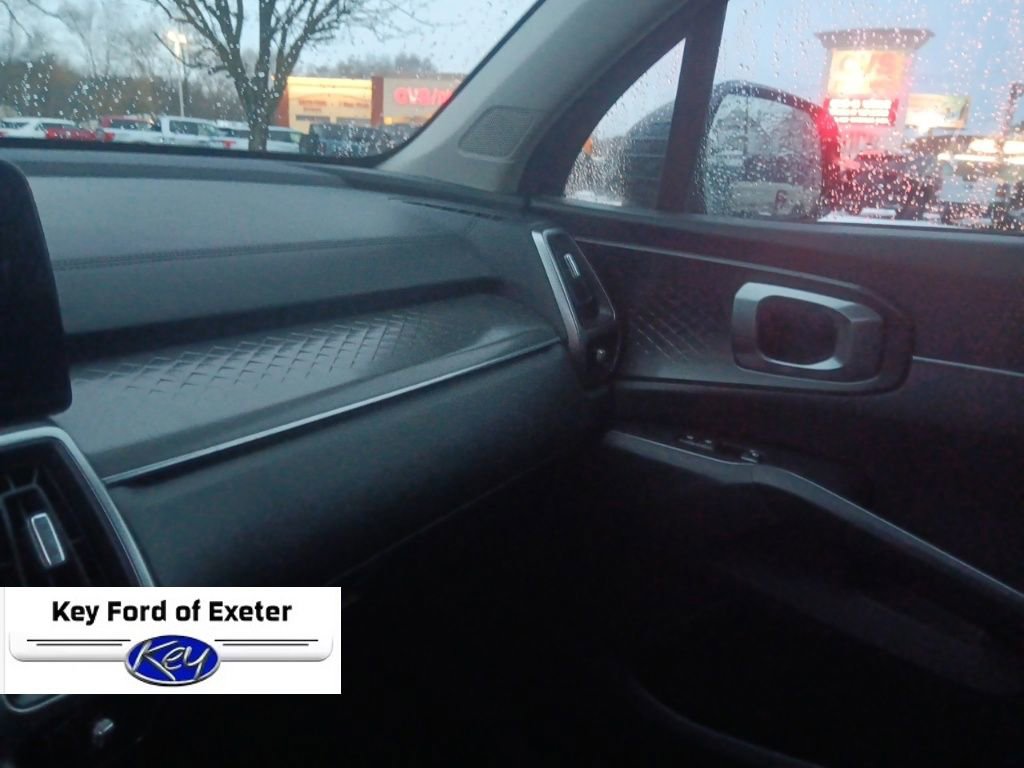 Used 2022 Kia Sorento LX image 39