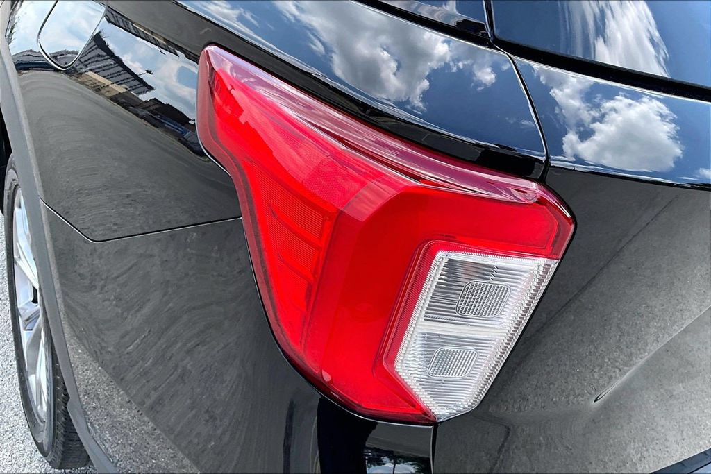 Certified 2023 Ford Explorer XLT w/ Equipment Group 202A AWD/4WD image 30