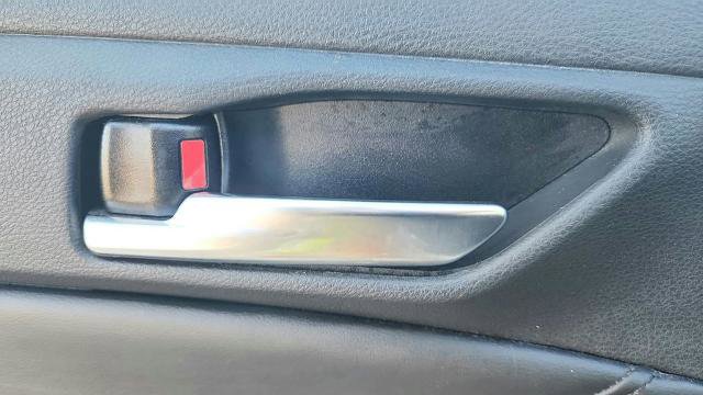 Used 2021 Toyota Avalon XLE w/ Moonroof Package image 28